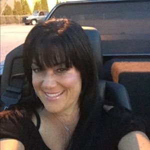 Meet your Posher, Debbie